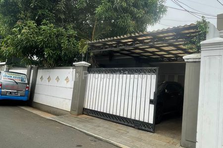 Jual Rumah Hitung Tanah Akses 2 Mobil di Kemang Jakarta Selatan