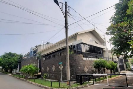 Jual Rumah Lokasi Strategis di MEGAPOLITAN CINERE ESTATE Depok - 3 BR Full Furnished Siap Huni SHM - Perbatasan Cinere dan Limo