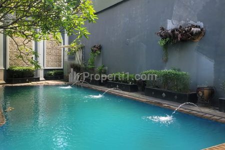 Dijual Rumah Mewah Ada Kolam Renang Harga Miring di Simprug Garden, Jakarta Selatan, DKI Jakarta