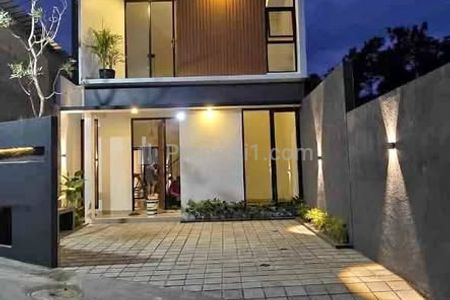 Dijual Rumah Cantik 2 Lantai Dekat Kampus Terpadu UII Kaliurang Yogyakarta