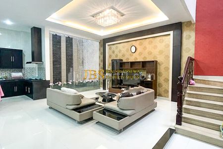 Dijual Rumah 2 Tingkat Komplek Cemara Asri Medan Jalan Bangau