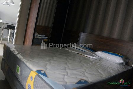 Disewakan Apartemen Madison Park (Lantai 23) Dekat Mall Central Park, Kampus Trisakti, RS, Tol - 2 BR Furnish