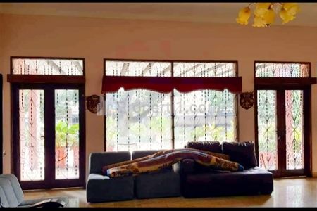 Dijual Rumah Luas di Jalan Siaga Raya, Jakarta Selatan