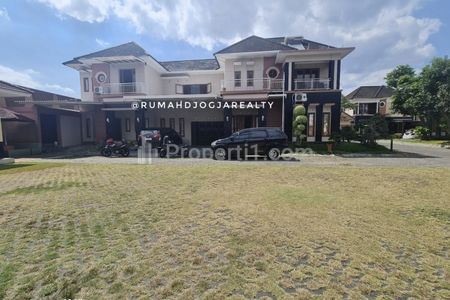 Dijual Rumah Mewah Modern Kolam Renang Dalam Perumahan Elite Jl. Godean Km 1 Yogyakarta Dekat Tugu Jogja, Malioboro