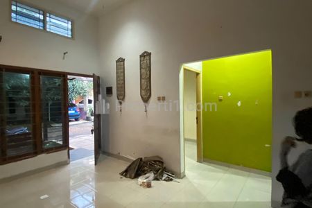 DISEWAKAN RUMAH LOKASI STRATEGIS