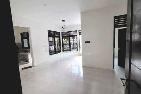 Disewakan Rumah Dekat Pondok Indah Jakarta Selatan, Lokasi Premium Sudah Renov Bisa untuk Kantor