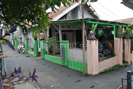 Jual Rumah Kampung Strategis di Cilodong, Depok