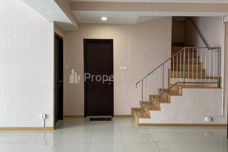 Disewakan Apartment Gandaria Heights Lokasi Strategis dekat Mall Gandaria City - 3+1 BR Fully Furnished