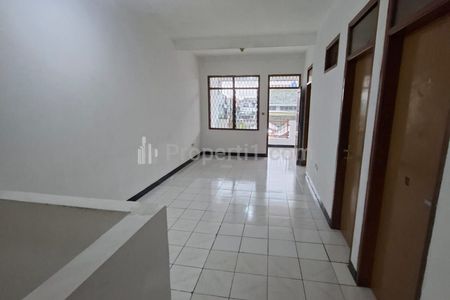 Disewakan Rumah 2 Lantai di Sarijadi Bandung