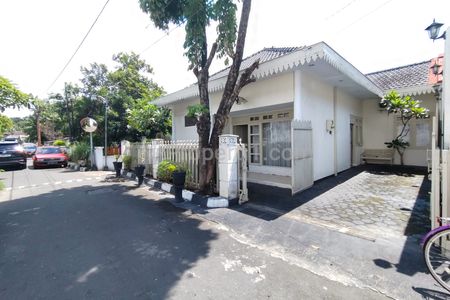 Jual Rumah Klasik Vintage Semi Furnish Kawasan Njeron Beteng Kraton Yogyakarta