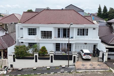 Jual Rumah Baru Direnovasi di Cinere, Depok Dekat RS Puri Cinere - Jalan Lebar & Siap Huni