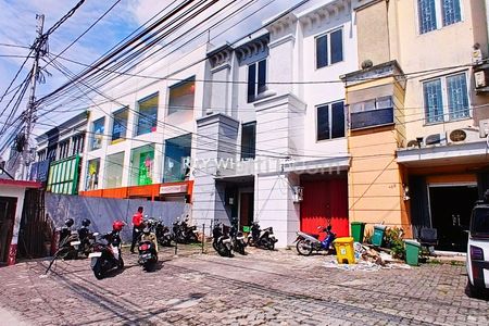 Dijual Ruko SHM 3 Lantai Tebet Raya, Luas 5mx26m - Lokasi Komersial Strategis, Harga dekat NJOP, Nego