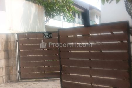 Sewa Rumah Townhouse Siap Huni 4 BR, Bisa Buat Kantor, Area Pejaten Barat, Dekat Raya Pasar Minggu, Kalibata, Mampang Prapatan, Gatot Subroto, Jaksel