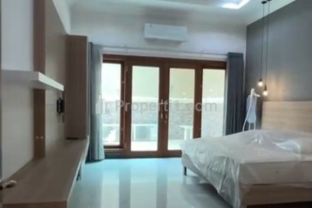 Jual Nego Rumah Mewah 5 BR di Bukit Gading Mediterania, Kelapa Gading, Jakarta Utara