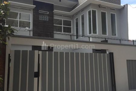 Dijual Rumah Tanah Bangunan Luas di Setiabudhi Regency Bandung Utara - Sejuk Ada Kolam Renang