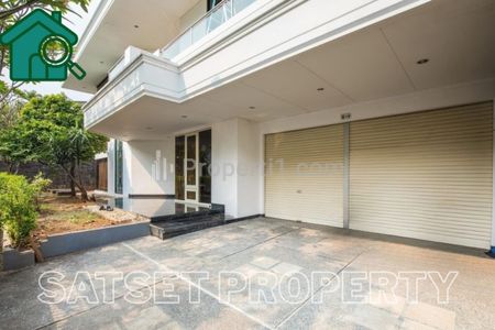 Disewakan Rumah di Area Senayan/Kebayoran Baru/ Permata Hijau Jakarta Selatan SSP643