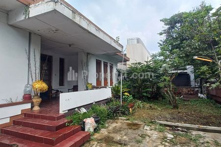 Dijual Rumah Luas Tempo Dulu Lokasi Strategis di Sayap Dago Bandung