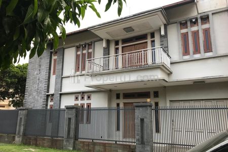 Dijual Rumah Mewah Hook di Buah Batu Regency, Lokasi Strategis Akses Mudah Dekat Tol Buah Batu Bandung