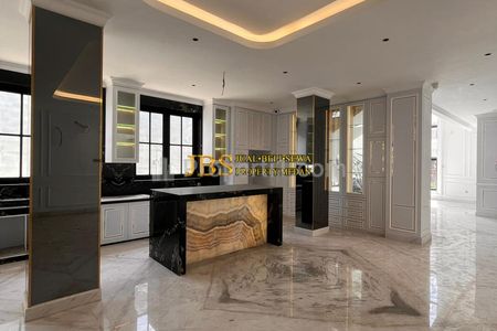 Dijual Rumah 2 Tingkat di Komplek Graha Metropolitan Jalan Kapten Sumarsono