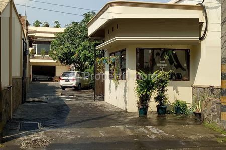 Rumah Dijual Raya Siwalankerto Wonocolo Surabaya Selatan, Bisa untuk Usaha Kost