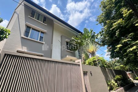 Good Unit House for Rent at Widya Chandra South Jakarta