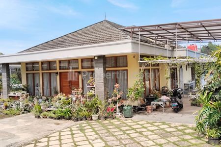 Jual Rumah Mewah di Ciumbuleuit Bandung Dekat RSAU Salamun 2 Lantai Downslope
