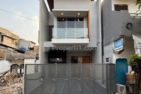 Jual Rumah Baru di Pasar Minggu, Jakarta Selatan - Bisa KPR , Dekat Toll Pasar Minggu & Mall Pejaten Village