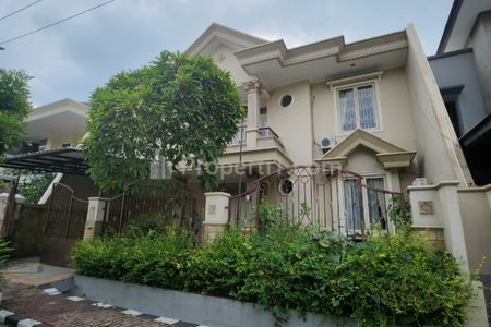 Sewa Rumah Taman Hunian Satelit - Sukomanunggal Plus Private Pool / Kolam Renang + Full Furnished Dekat Chofa, Isen, RS Mitra Keluarga, SMA Gloria