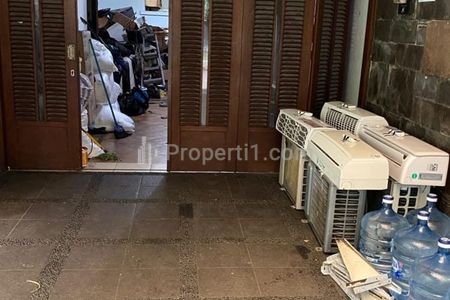 Rumah Besar Disewakan Cocok untuk Usaha atau Kantor di Kebayoran, Jakrata Selatan