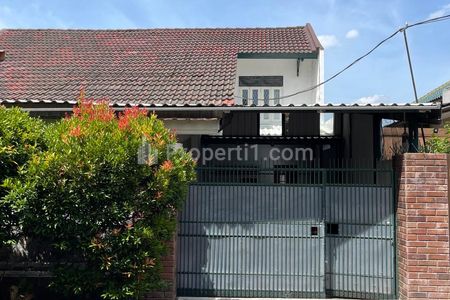 Dijual Rumah 2 Lantai Dalam Komplek Dekat Living Plaza Cinere