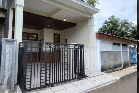 Jual Rumah Cantik Brand New 3 Lantai di Villa Bintaro Indah Sektor 9