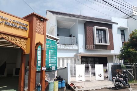 Jual Rumah Mewah Terawat di Bawah Harga Pasar Dalam Komplek Bumi Adipura Gedebage Bandung
