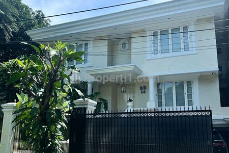 Disewakan Rumah di Area Pondok Indah Jakarta Selatan STD277