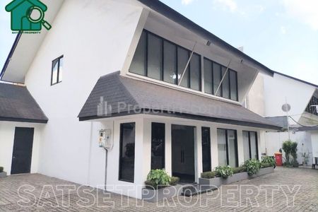 Disewakan Rumah/Kantor di Area Kebayoran Baru/Senayan/Blok M Jakarta Selatan SSP646