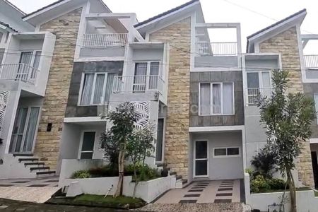 Dijual Rumah 2,5 Lantai di Merjosari Malang