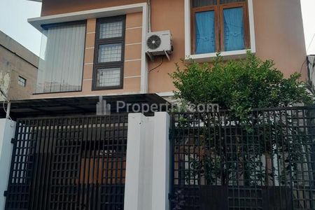 Dijual Cepat Rumah Terawat Semi Furnished di Margahayu Raya