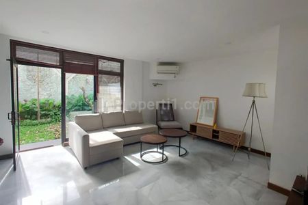 Disewakan Rumah 2 Lantai Daerah Cilandak Jakarta Selatan - 3 Bedroom Furnished