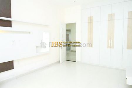 Jual Rumah 2,5 Tingkat Siap Huni di Komplek Mutiara Residence Jalan RS Haji