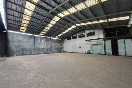 Jual Gudang Strategis Hanya 900 m dari Tol Moh Toha Bandung