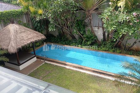 Disewakan Rumah 2 Lantai dengan Private Pool, Area Kemang, Jakarta Selatan - 5BR