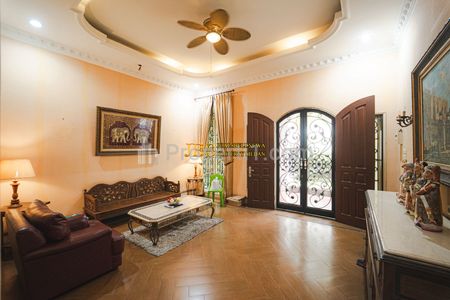 Rumah Dijual di Komplek Cemara Asri Jalan Anggrek - Medan