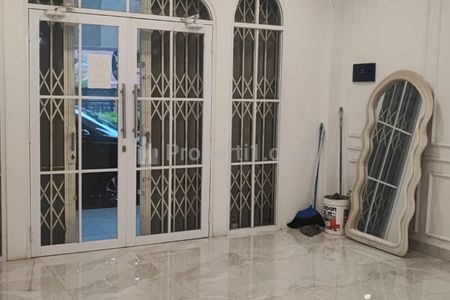 Jual Ruko Siap Huni di Jalan Raya Boulevard Kelapa Gading Jakarta Utara