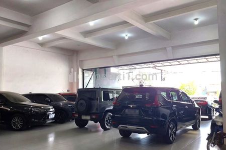 Jual Cepat Gedung Komersial 2,5 Lantai Premium di Jalan Ring Road Utara Yogyakarta