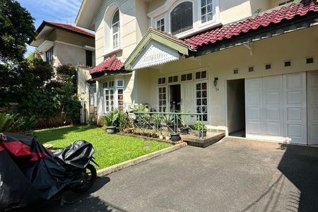 Dijual Rumah Bangunan Baru Desain Modern Tropical dekat SCBD, Jakarta selatan