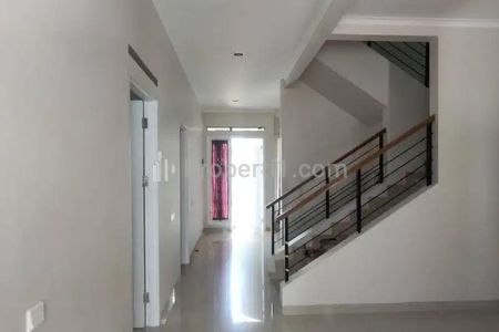 Disewakan Rumah Cluster Gading Serpong Dekat UMN, Bethsaida, Pasar Modern