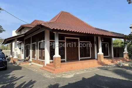 Jual Villa Bagus Dekat Pantai di Jalan Raya Senggigi Lombok Barat