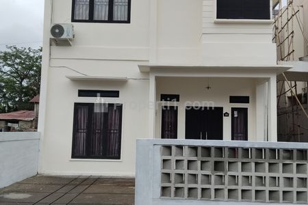 Dijual Rumah 2 Lantai Dekat Mall, Dekat Kost, di Parit Haji Husen 2 Pontianak Tenggara