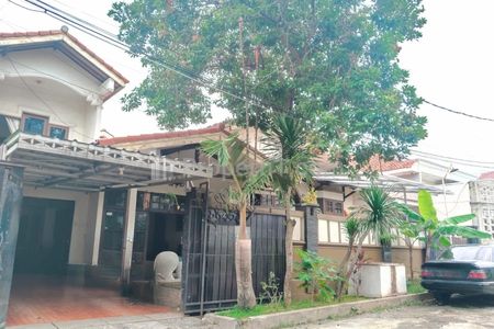 Dijual Rumah Dalam Komplek Dekat Living Plaza Cinere