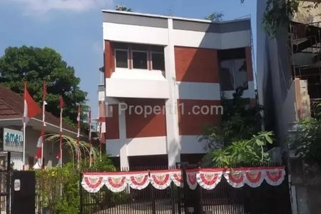 Jual Gedung Kantor 3 Lantai, Lokasi Straregis di Jakarta Pusat