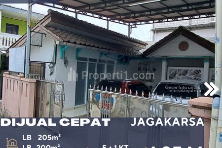 Dijual Rumah Terawat 3 Lantai Lokasi Strategis di Jagakarsa Jakarta Selatan